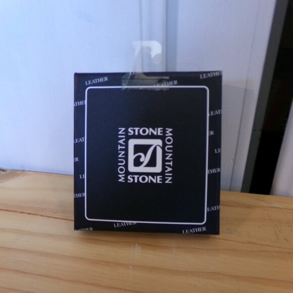 Stone Mountain NWB Dark Brown Bifold Wallet - Picture 5 of 5